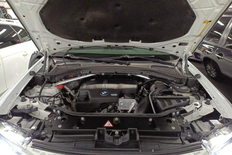 Used BMW X3 2013 Facelifted xDrive20i Luxury Edition Engine Bay