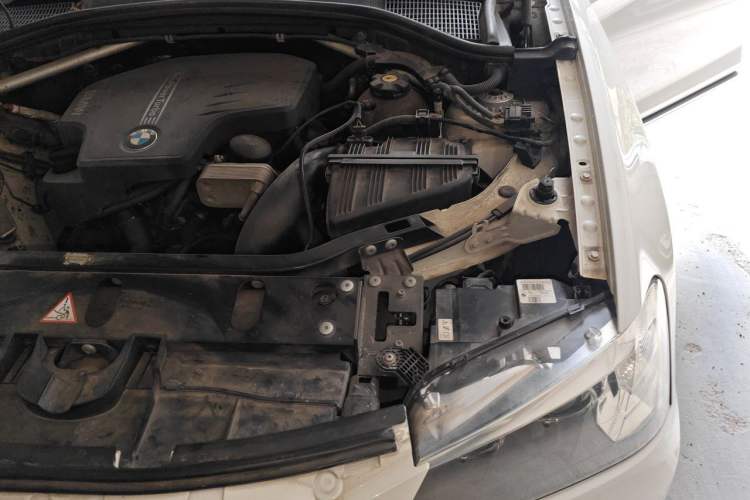 Used BMW X3 2013 Facelifted xDrive20i Luxury Edition Engine Bay Left