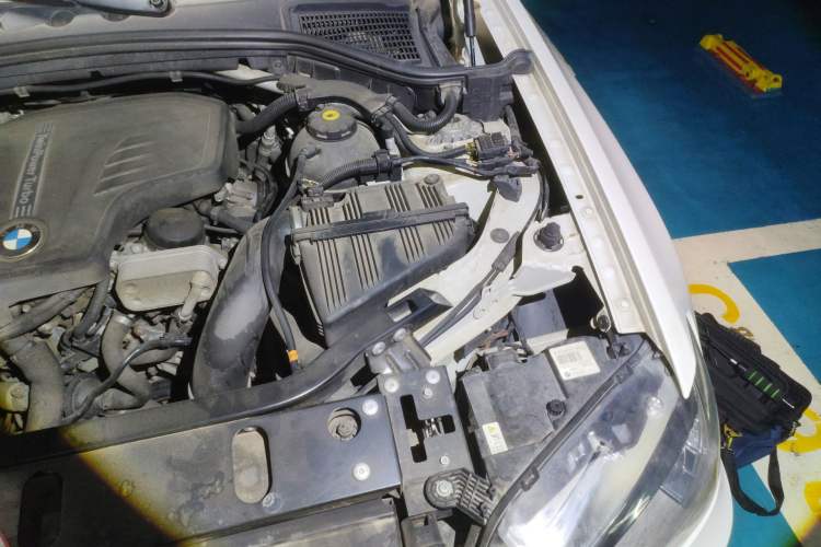 Used BMW X3 2013 xDrive20i Luxury Edition Engine Bay Left