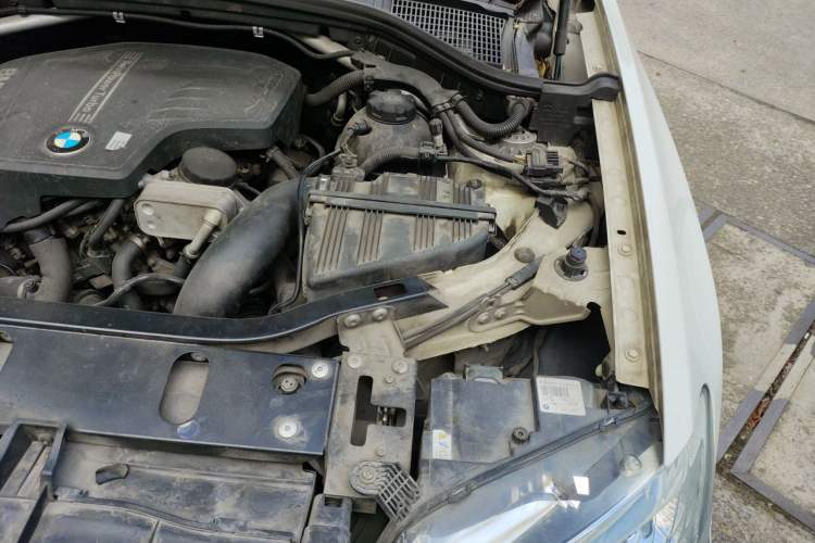 Used BMW X3 2013 xDrive20i Luxury Edition Engine Bay Left