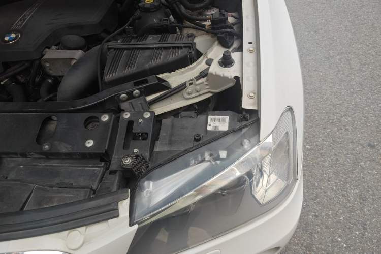 Used BMW X3 2013 xDrive20i Luxury Edition Engine Bay Left
