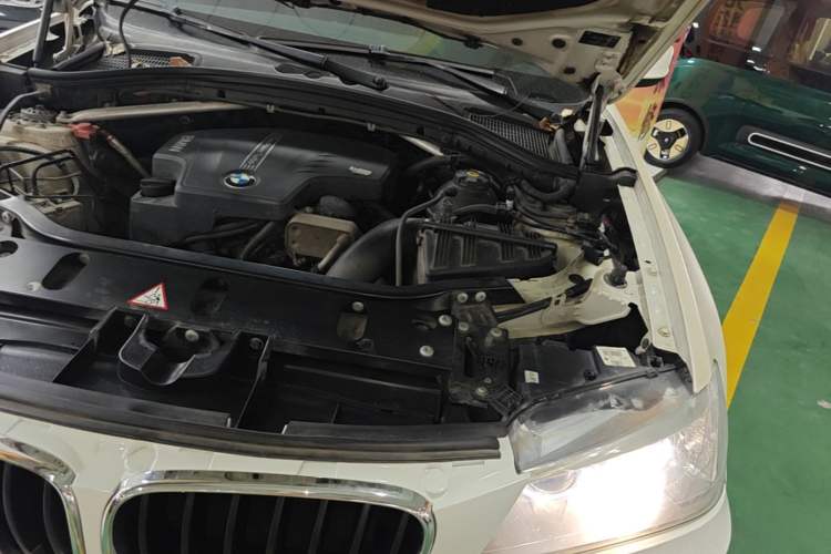 Used BMW X3 2013 Facelifted xDrive20i Luxury Edition Engine Bay Left