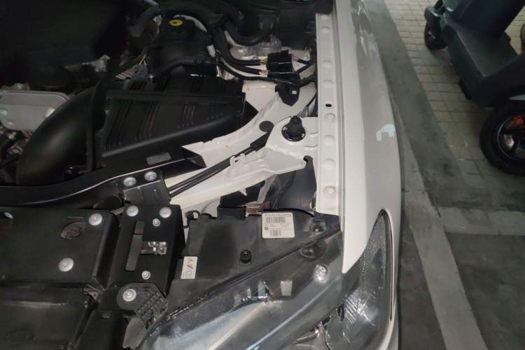 Used BMW X3 2013 Facelifted xDrive20i Luxury Edition Engine Bay Left
