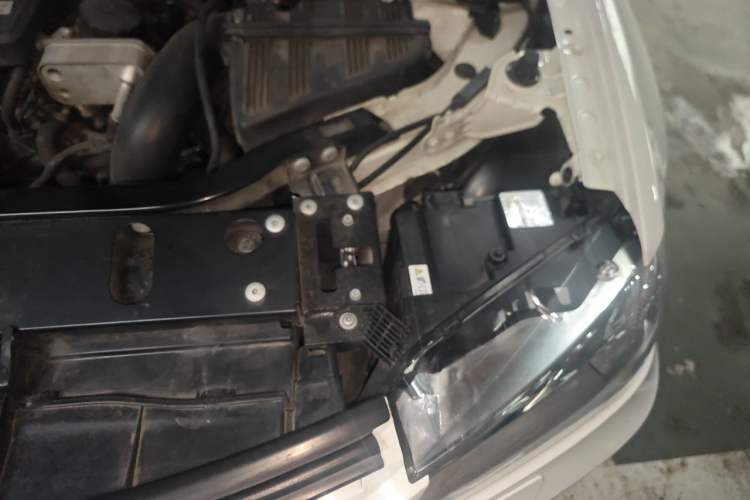 Used BMW X3 2013 Facelifted xDrive20i Luxury Edition Engine Bay Left