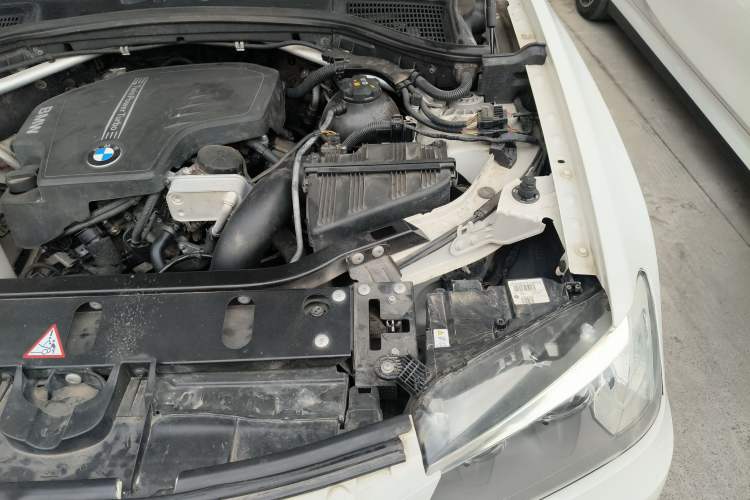 Used BMW X3 2013 xDrive20i Luxury Edition Engine Bay Left