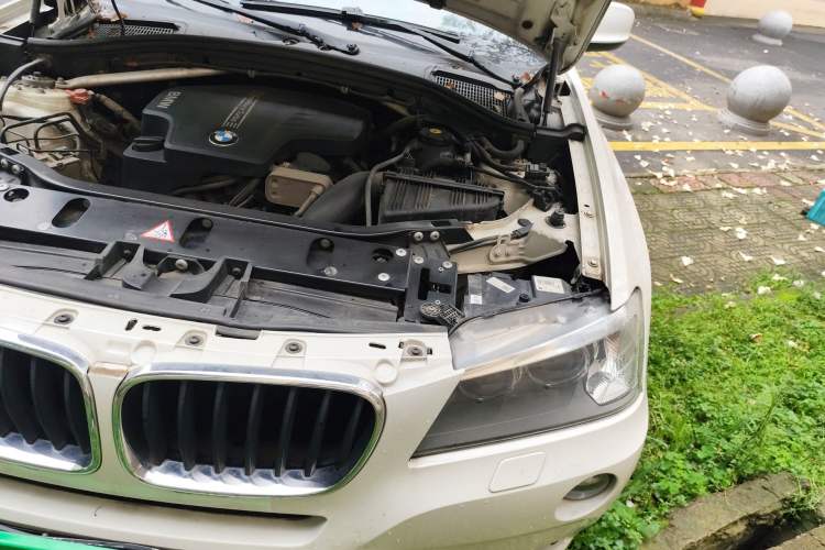 Used BMW X3 2013 Facelifted xDrive20i Luxury Edition Engine Bay Left