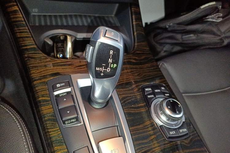 Used BMW X3 2013 Facelifted xDrive20i Luxury Edition Gear Lever