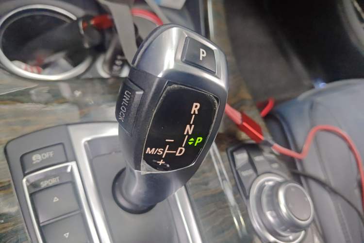 Used BMW X3 2013 Revised xDrive28i Luxury Edition Gear Lever