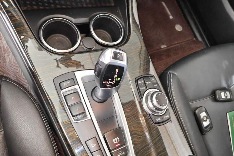 Used BMW X3 2013 Facelifted xDrive20i Luxury Edition Gear Lever