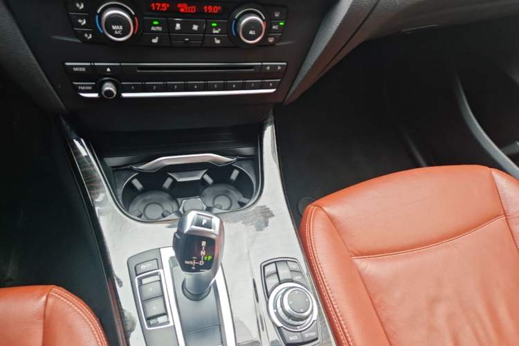 Used BMW X3 2013 Facelifted xDrive20i Luxury Edition Gear Lever