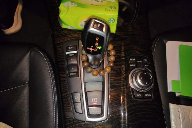 Used BMW X3 2013 Facelifted xDrive20i Luxury Edition Gear Lever
