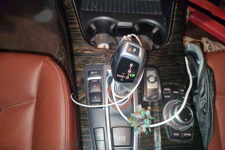 Used BMW X3 2013 Facelifted xDrive20i Luxury Edition Gear Lever