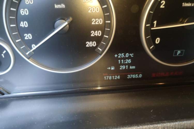 Used BMW X3 2013 xDrive20i Luxury Edition Odometer Close Up