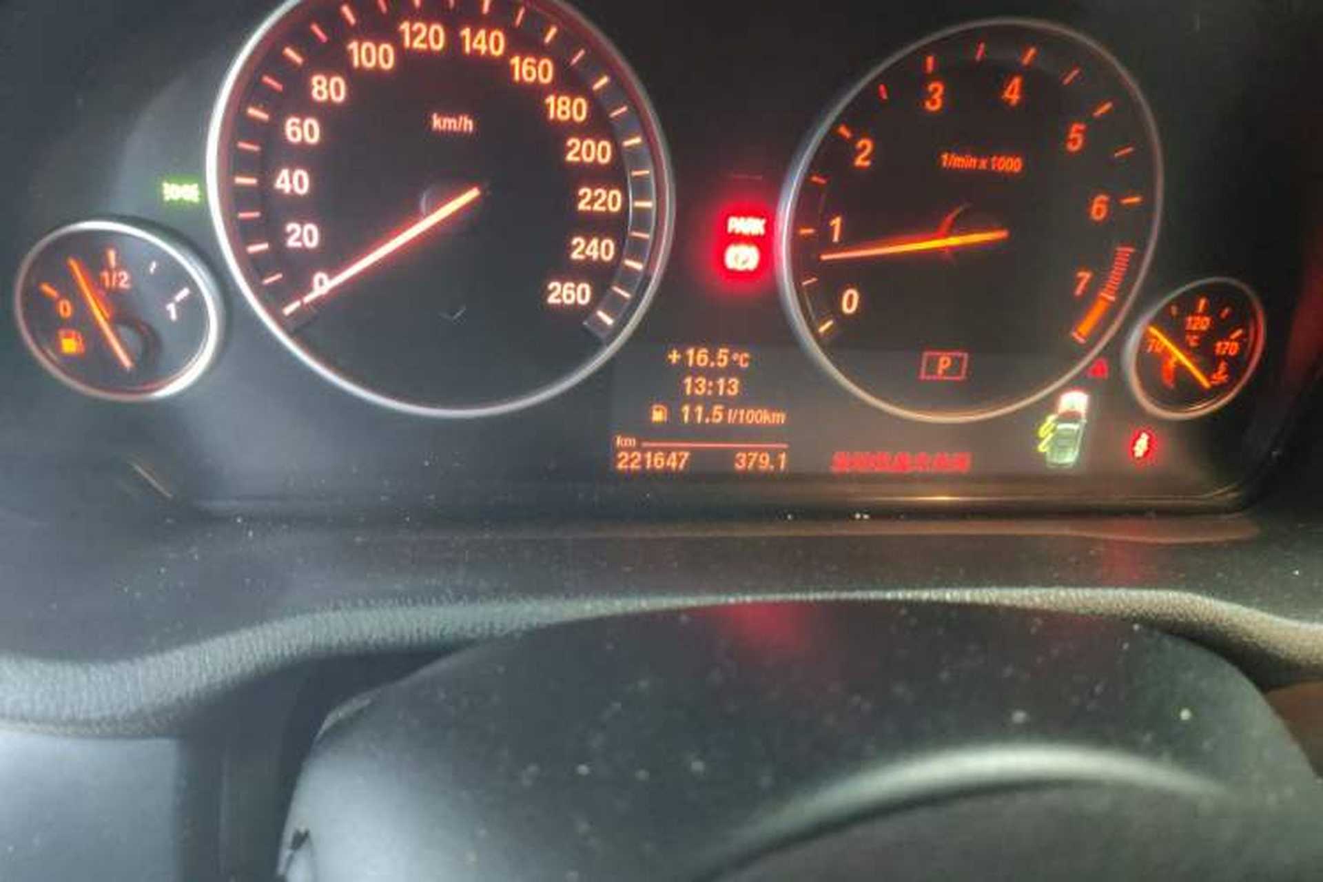 Used BMW X3 2013 xDrive20i Luxury Edition Odometer Close Up