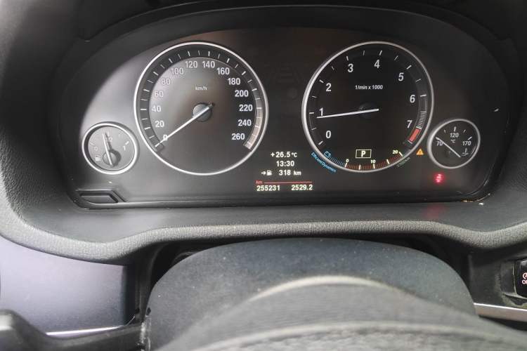 Used BMW X3 2013 xDrive20i Luxury Edition Odometer Close Up