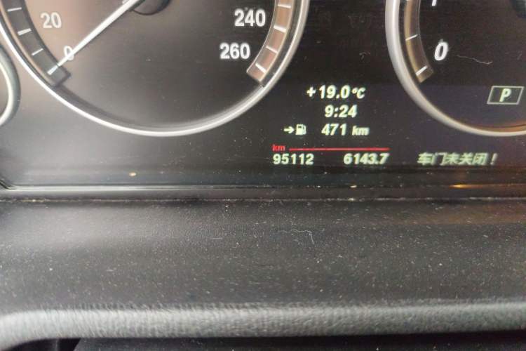 Used BMW X3 2013 Facelifted xDrive20i Luxury Edition Odometer Close Up