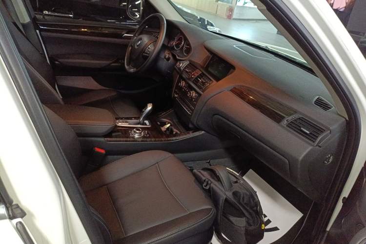 Used BMW X3 2013 Facelifted xDrive20i Luxury Edition Right Front Seat