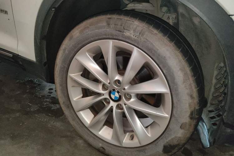 Used BMW X3 2013 Facelifted xDrive20i Luxury Edition Right Front Wheel Hub