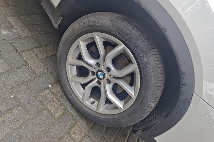 Used BMW X3 2013 Revised xDrive28i Luxury Edition Right Front Wheel Hub