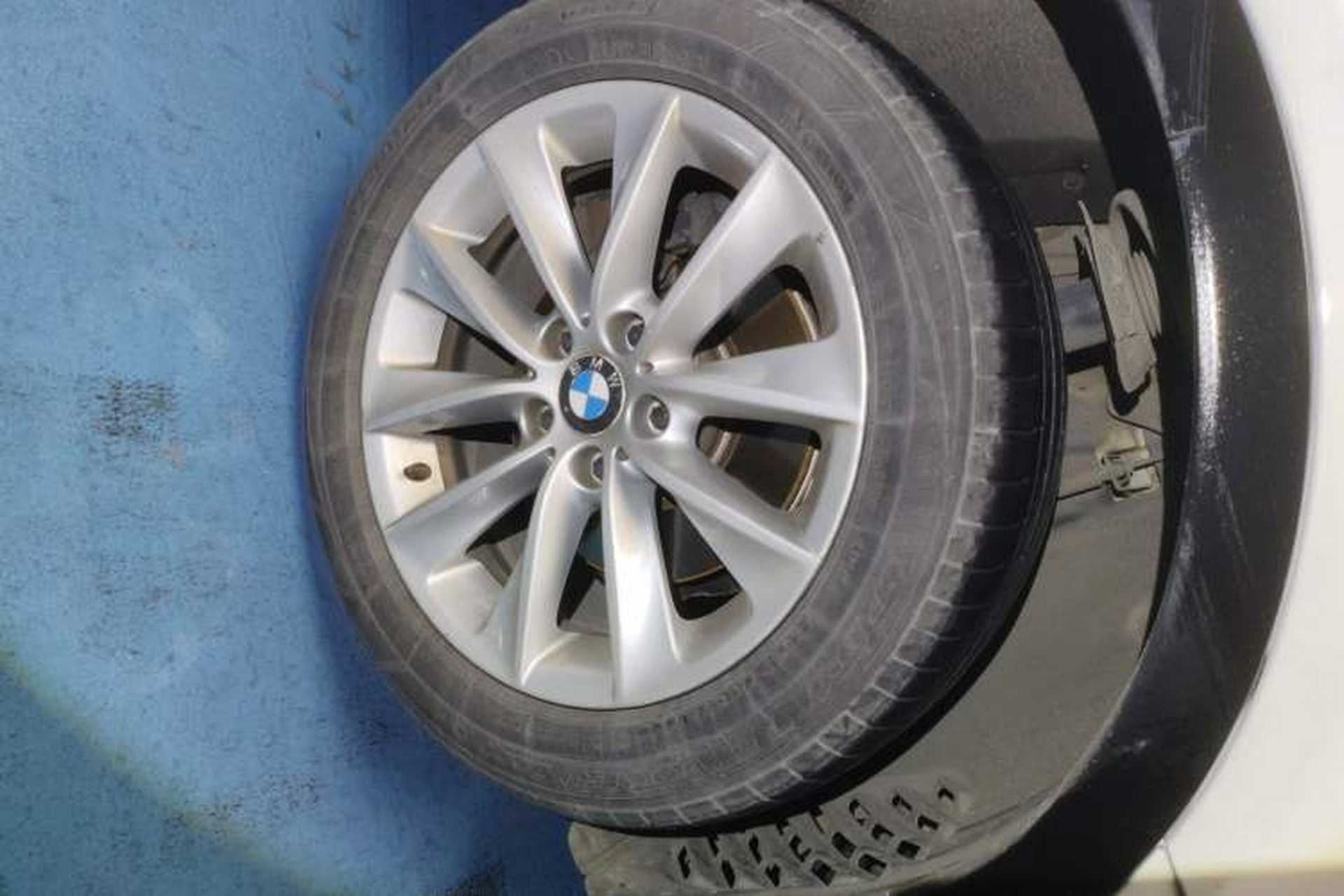 Used BMW X3 2013 xDrive20i Luxury Edition Right Front Wheel Hub