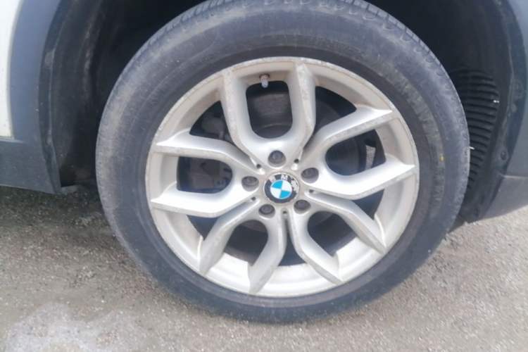 Used BMW X3 2013 xDrive20i Luxury Edition Right Front Wheel Hub