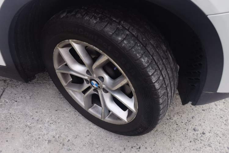 Used BMW X3 2013 xDrive28i Leading Model Right Front Wheel Hub