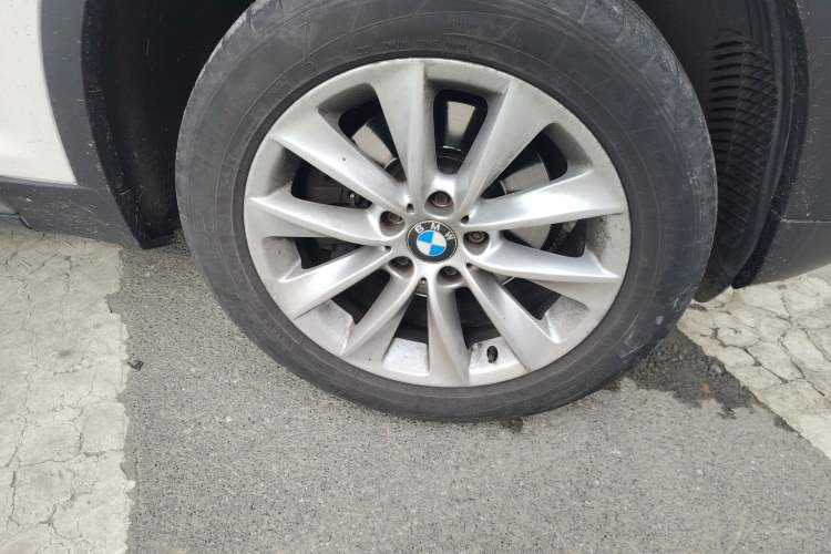 Used BMW X3 2013 Facelifted xDrive20i Luxury Edition Right Front Wheel Hub