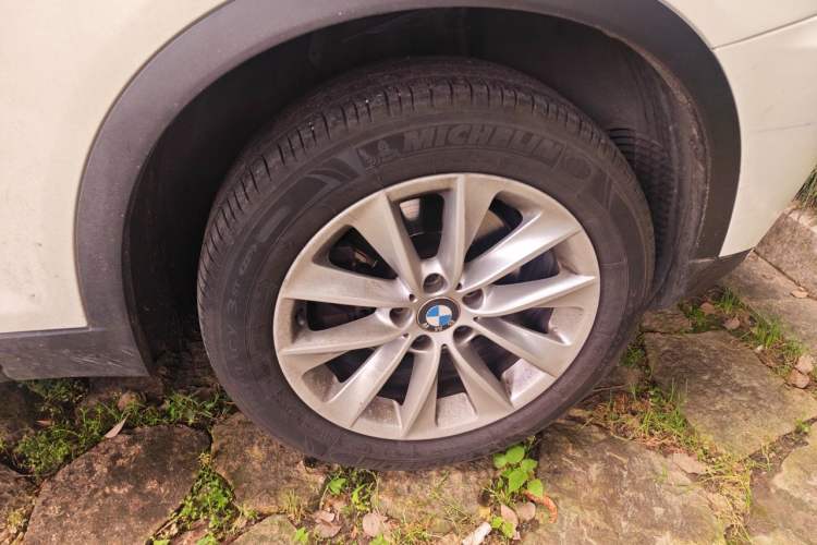 Used BMW X3 2013 xDrive20i Luxury Edition Right Front Wheel Hub