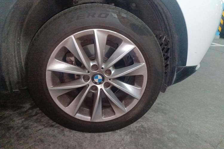Used BMW X3 2013 Facelifted xDrive20i Luxury Edition Right Front Wheel Hub