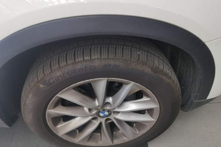 Used BMW X3  Right Front Wheel Hub