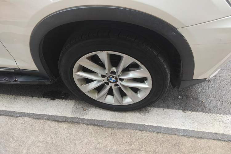 Used BMW X3 2013 xDrive20i Luxury Edition Right Front Wheel Hub
