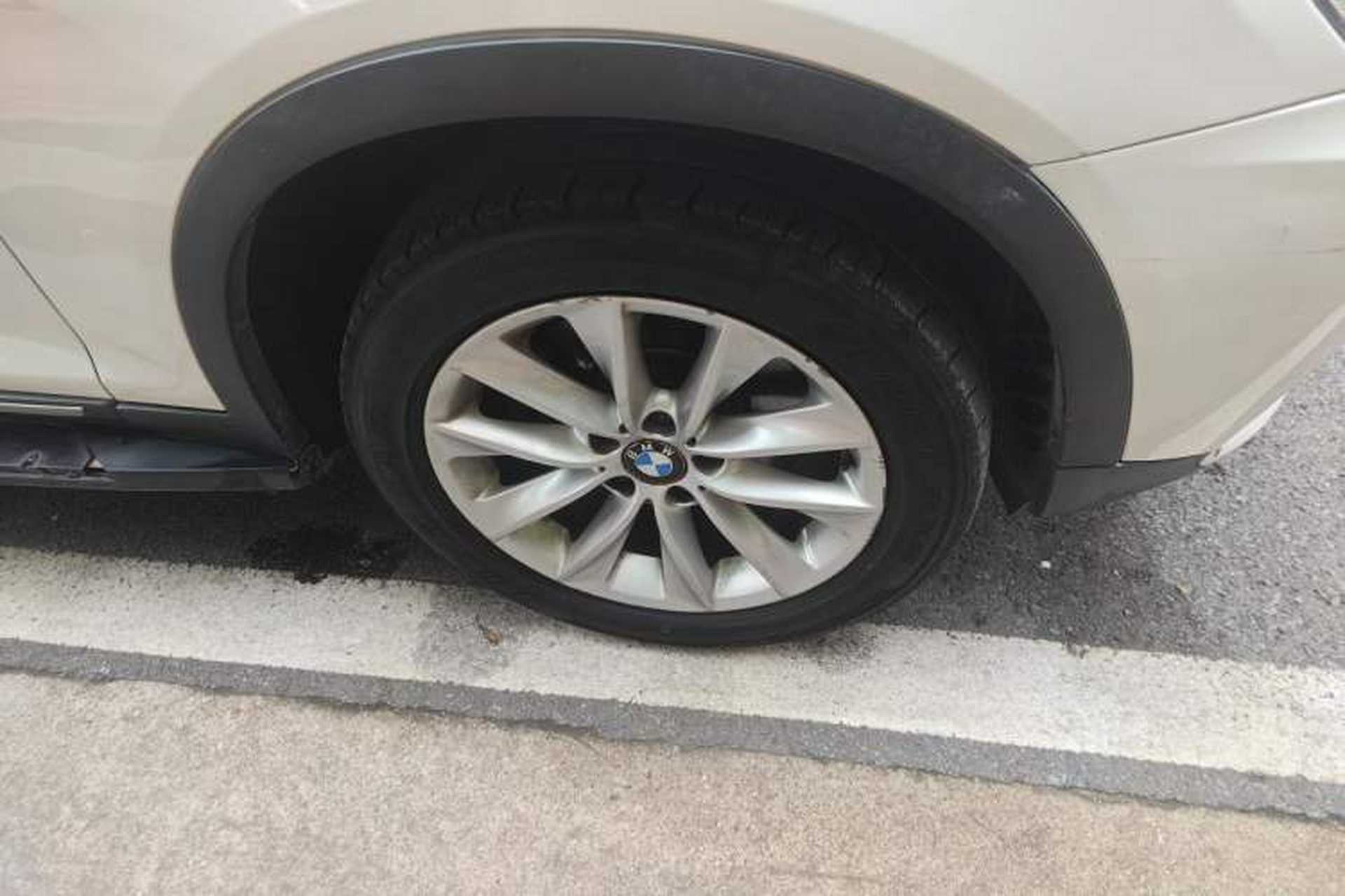 Used BMW X3 2013 xDrive20i Luxury Edition Right Front Wheel Hub