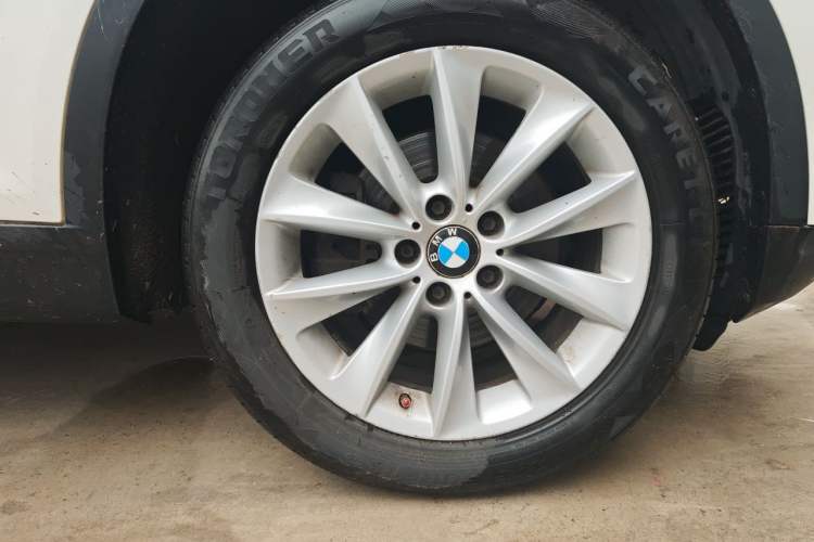 Used BMW X3 2013 xDrive28i Leading Model Right Front Wheel Hub