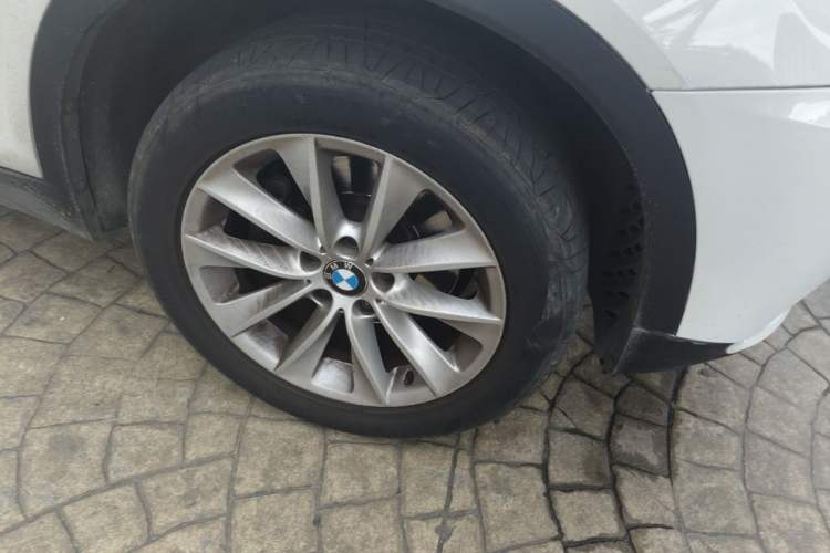 Used BMW X3 2013 xDrive20i Luxury Edition Right Front Wheel Hub