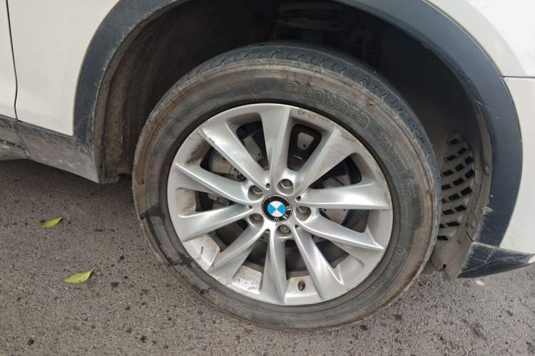 Used BMW X3 2013 xDrive20i Luxury Edition Right Front Wheel Hub