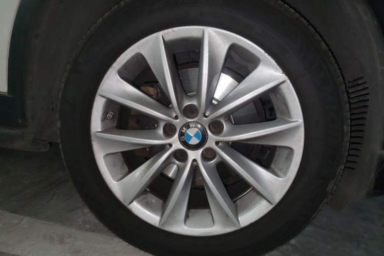 Used BMW X3 2013 Facelifted xDrive20i Luxury Edition Right Front Wheel Hub