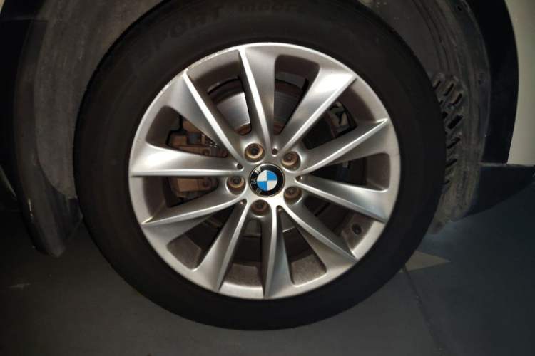 Used BMW X3 2013 Facelifted xDrive20i Luxury Edition Right Front Wheel Hub