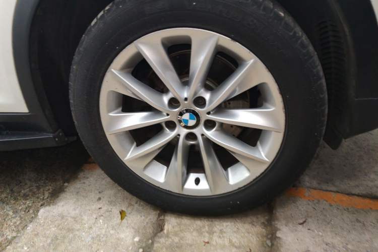 Used BMW X3 2013 Facelifted xDrive20i Luxury Edition Right Front Wheel Hub