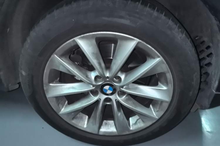 Used BMW X3 2013 xDrive20i Luxury Edition Right Front Wheel Hub