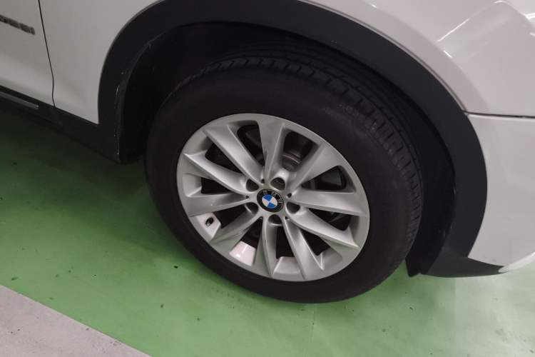 Used BMW X3 2013 xDrive20i Luxury Edition Right Front Wheel Hub