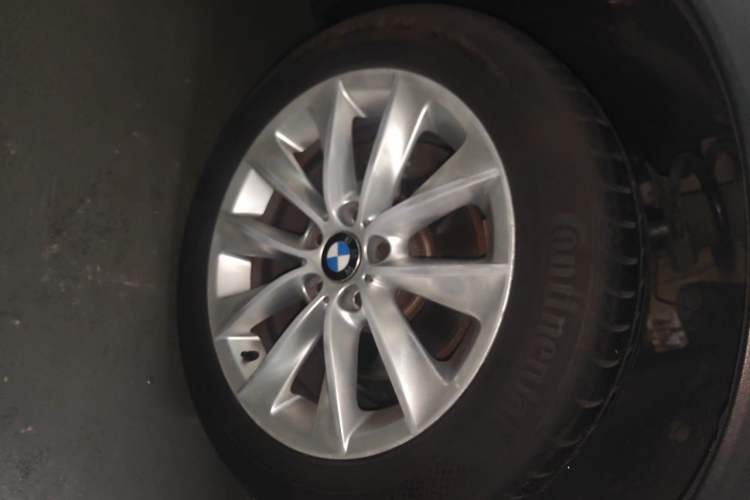 Used BMW X3 2013 Facelifted xDrive20i Luxury Edition Right Front Wheel Hub
