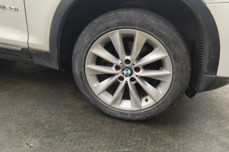 Used BMW X3 2013 xDrive20i Luxury Edition Right Front Wheel Hub