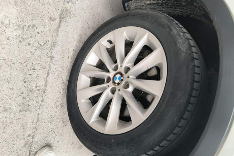 Used BMW X3 2013 xDrive20i Luxury Edition Right Front Wheel Hub