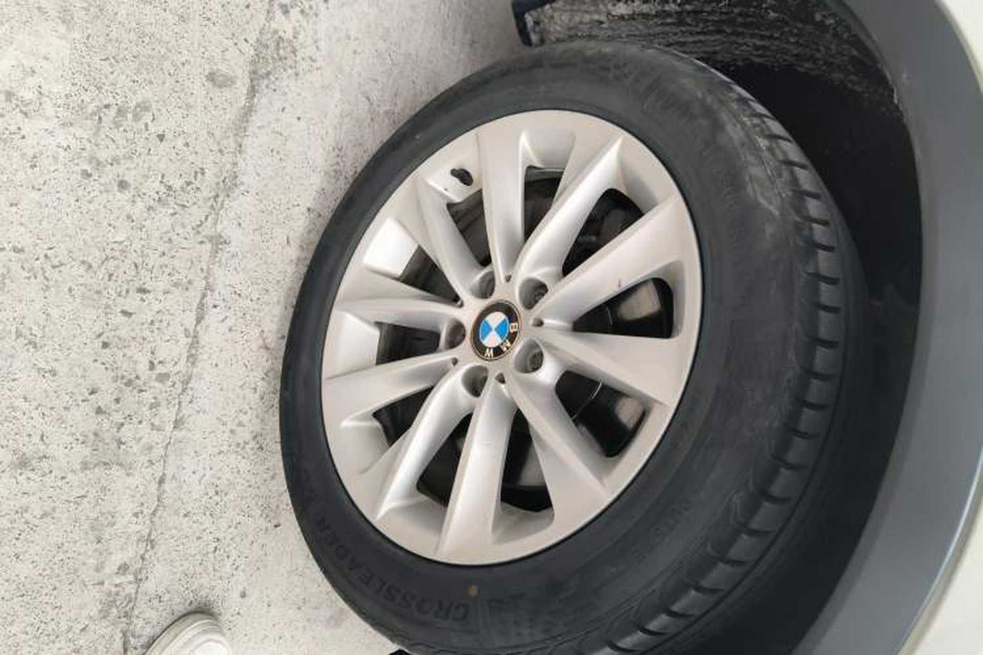 Used BMW X3 2013 xDrive20i Luxury Edition Right Front Wheel Hub