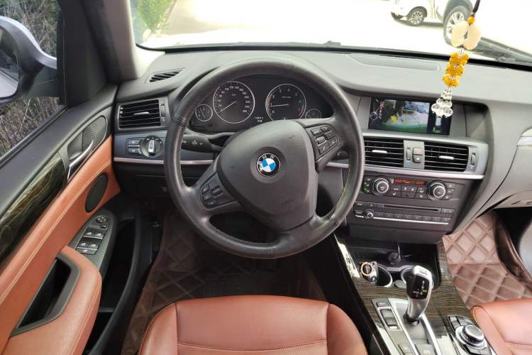 Used BMW X3 2013 Facelifted xDrive20i Luxury Edition Steering Wheel