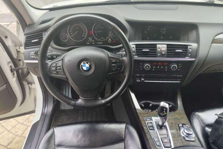 Used BMW X3 2013 xDrive20i Luxury Edition Steering Wheel