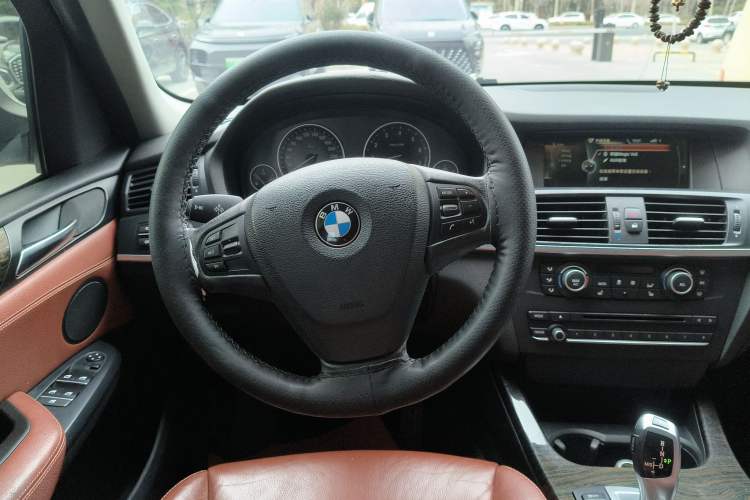 Used BMW X3 2013 xDrive20i Luxury Edition Steering Wheel