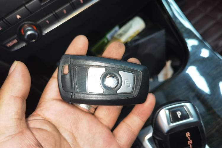 Used BMW X3  Vehicle Key