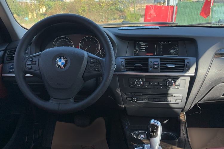 Used BMW X3 2013 Facelifted xDrive20i Luxury Edition Interior 4