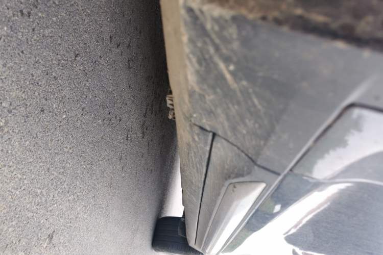 Used BMW X3  Chassis Front Left